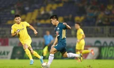 Pau FC gây sốc với Quang Hải; HAGL hy sinh vì U22 Việt Nam