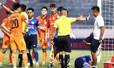 Cầu thủ U19 đạp vào người đối thủ; HAGL không muốn dừng V-League vì U23