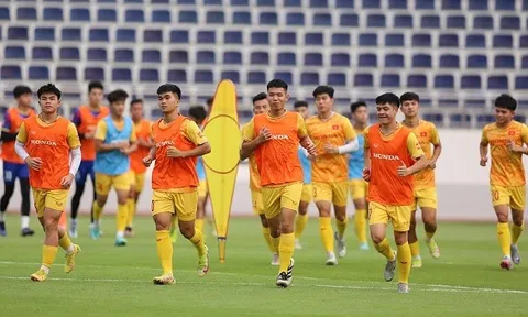 U22 Việt Nam gặp khó vì sân tập; Thái Lan chấp người tại SEA Games 32