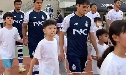 Văn Toàn suýt lập công cho Seoul E-land FC; Hot girl Thanh Nhã nói về siêu phẩm