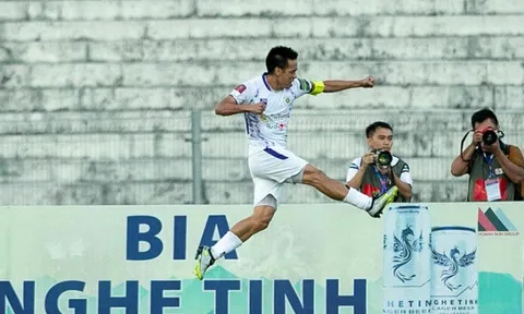 "Văn Lâm và Filip Nguyễn đều ở đẳng cấp cao"; Văn Quyết được đưa lên mây xanh