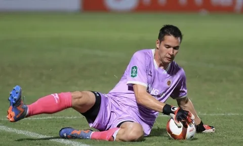 Nhân tố Việt kiều nói điều bất ngờ về V-League; CĐV ĐNÁ tri ân Thùy Trang
