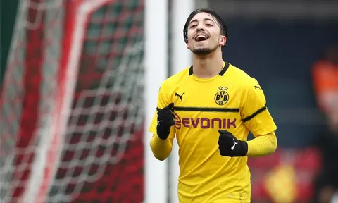 'Tôi nhanh chóng quyết định từ chối Man United để đến Dortmund'
