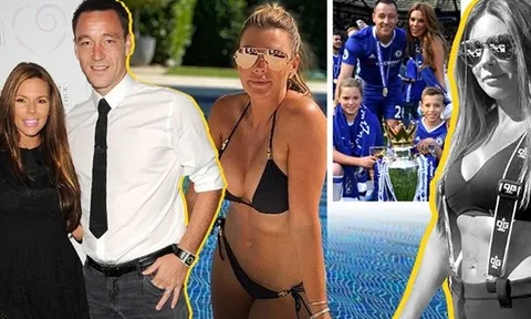 Huyền thoại Chelsea hạnh phúc bên bà xã bốc lửa