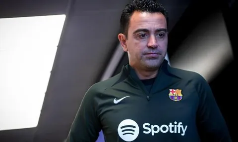 Xavi Hernandez nổi đóa