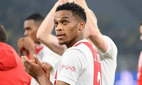 Jaap Stam không ngớt lời khen ngợi tân binh Arsenal