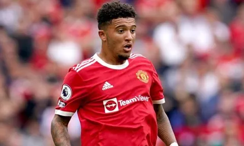 Giám đốc can thiệp, Ten Hag và Sancho phải nhún nhường