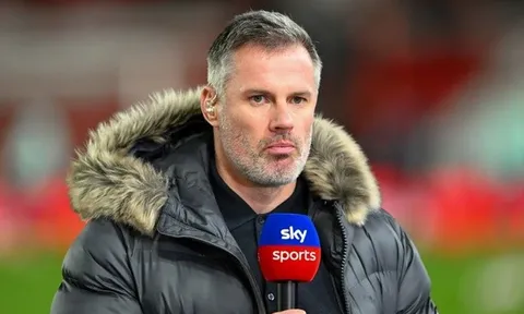 Thua sốc, Carragher điểm mặt 'nỗi xấu hổ' của Arsenal