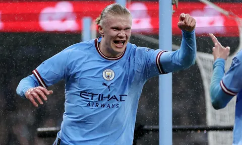 Arsenal sẩy chân, cờ lại về tay Manchester City