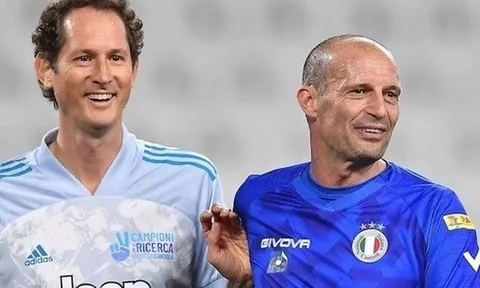 Phản ứng của HLV Allegri sau khi ban lãnh đạo Juventus từ chức