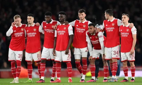 Arsenal yếu bóng vía khi ra biển lớn