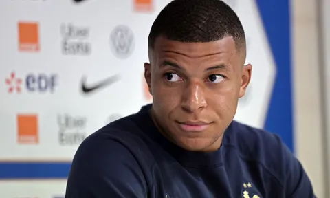 PSG có thể mất trắng hơn 300 triệu euro vì Mbappe