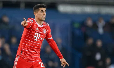 Giám đốc Bayern phải lên tiếng giải thích về quyết định của Tuchel với Cancelo