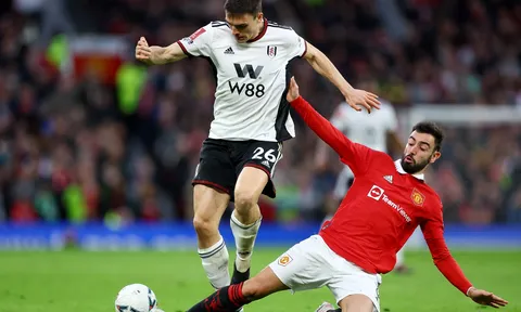 Amrabat khiến chuyên gia lo ngại về bom tấn tiềm năng của Man Utd