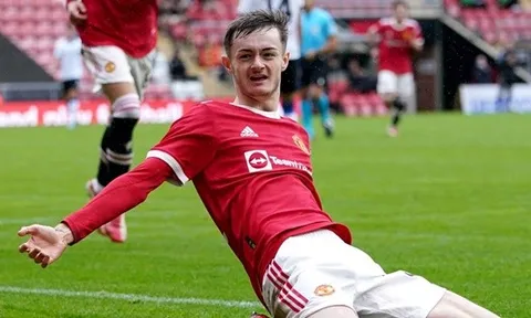 Ghi 5 bàn/4 trận, 'họng pháo' Man Utd chính thức được vinh danh