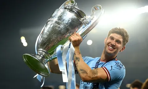 John Stones là Busquets của bóng đá Anh