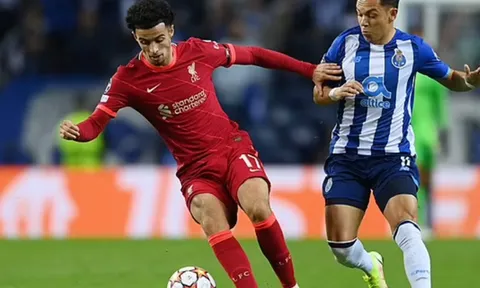 Liverpool thắng tưng bừng, Owen chỉ ra cái tên chói sáng