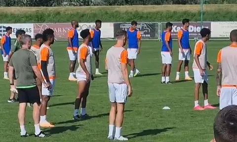 Thương vụ chưa chính thức, Henderson đã bắt đầu tập luyện ở Al-Ettifaq