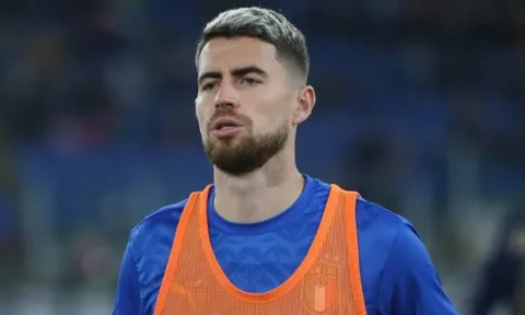 'Không hiểu sao Jorginho có mặt trong Top 3 QBV'