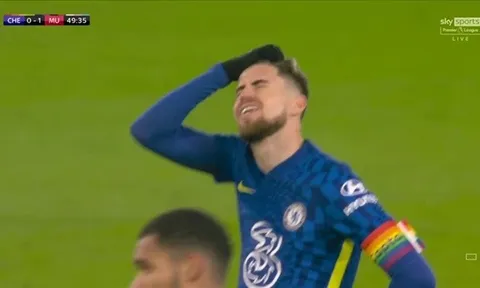 "Jorginho thậm chí còn không đuổi theo Sancho"