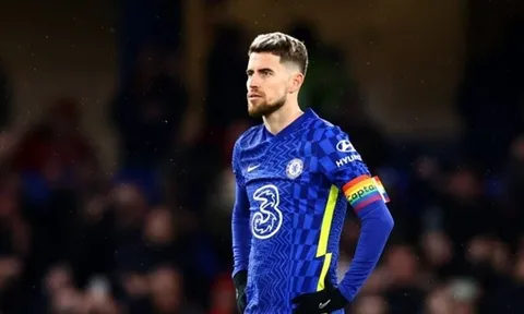Jorginho tự biến mình thành trò cười trước buổi lễ trao Quả bóng Vàng