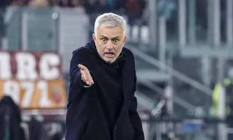 Thắng 2-0, Mourinho phản ứng bất ngờ