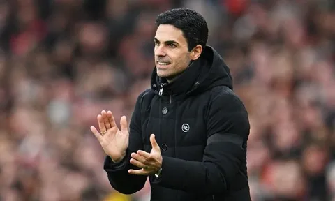 "Việc bị loại khỏi mọi giải đấu cúp là lợi thế của Arsenal"