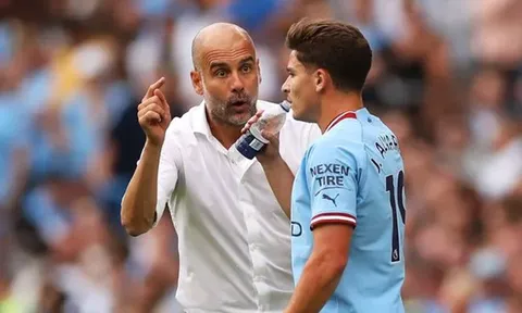 Julian Alvarez đá hộ công, Pep Guardiola lại có thêm một phát kiến mang tầm thời đại