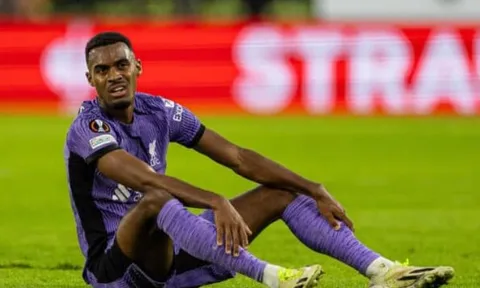 Jurgen Klopp khen ngợi màn trình diễn siêu hạng của Gravenberch