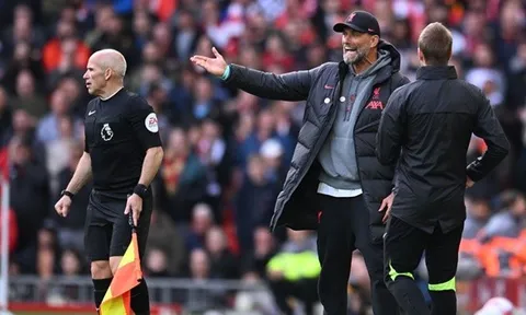 Buộc tội trọng tài, Klopp nhận sự phản ứng gay gắt