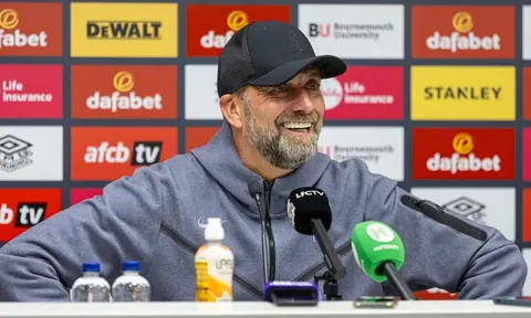 Jurgen Klopp ngả mũ với 'báu vật' của Liverpool