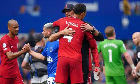 Van Dijk thừa nhận bất đồng chiến thuật với Jurgen Klopp