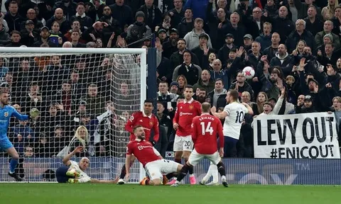 "Hy vọng cậu ấy sẽ thay đổi quyết định và chuyển đến Man Utd"