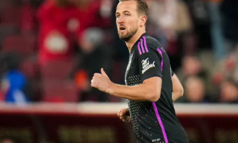 Harry Kane lập kỷ lục, Bayern Munich chiếm ngôi đầu Bundesliga