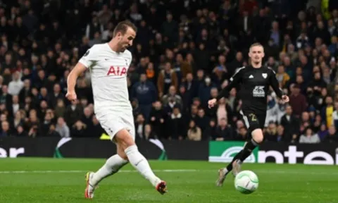 Kane cảm thấy bất ngờ vì lập hat-trick tại ECL