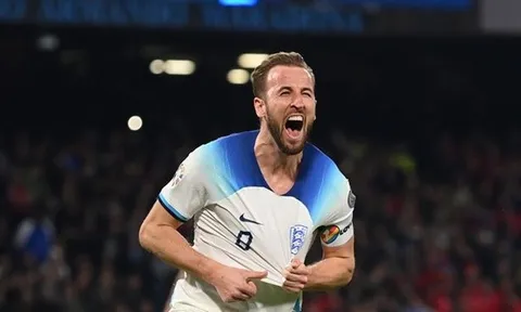 Kane viết lại lịch sử, Gerrard khuyên nhủ lời thật lòng