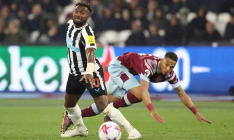 ‘Kẻ hủy diệt’ hành lang cánh của Newcastle