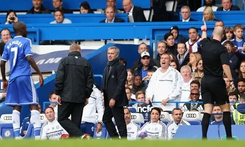 Kẻ thù Premier League khiến Mourinho nóng mặt