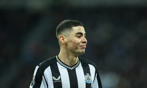 Almiron đi, Newcastle lập tức đón người thay thế Joelinton
