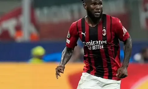 Man United quan tâm đến Franck Kessie