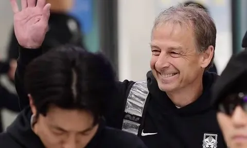 HLV Jurgen Klinsmann có hành động khiến CĐV Hàn Quốc phẫn nộ