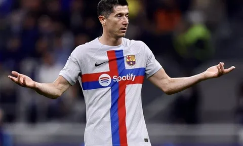Kháng án bất thành, Barca đón hung tin về Lewandowski
