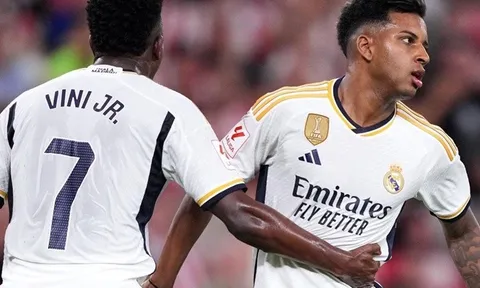 Khi Ancelotti tháo "xiềng xích” cho Vinicius và Rodrygo