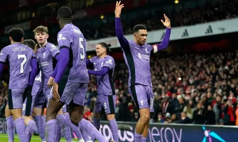 Khi Salah vắng mặt, Alexander-Arnold là trụ cột của Liverpool
