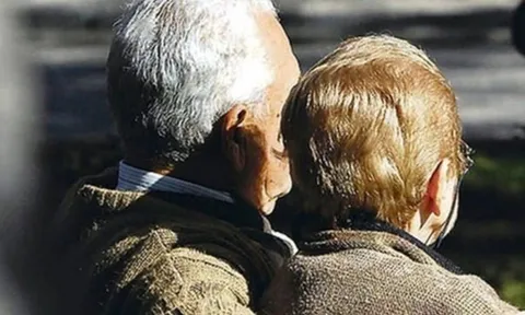 Khi về già: Cha mẹ khôn ngoan không bao giờ nói 3 điều này với con cái