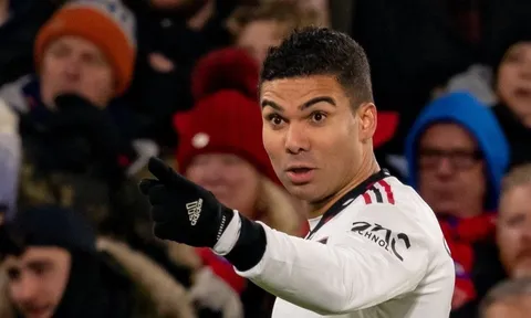 Khoảng trống Casemiro ở đại chiến Arsenal - MU