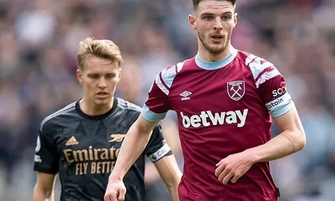 Hình ảnh đắt giá của Odegaard khiến CĐV Arsenal phát cuồng
