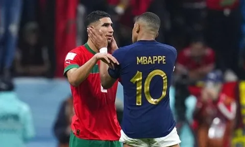 Khoảnh khắc đắt giá giữa Mbappe và Hakimi