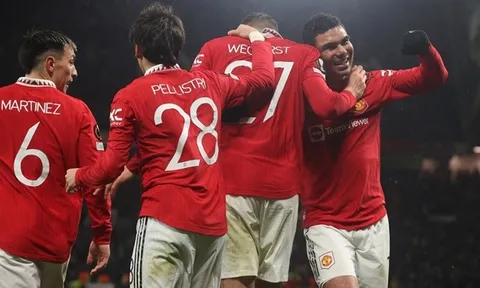 Khoảnh khắc động lòng người tại Old Trafford buộc Rashford lên tiếng