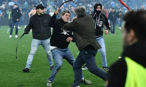 Khoảnh khắc kinh hoàng sau khi Napoli giành Scudetto